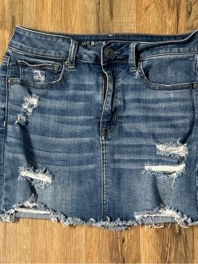 American Eagle Super  Stretch Denim Jean Mini Skirt Distressed Sz 8 Raw Hem
